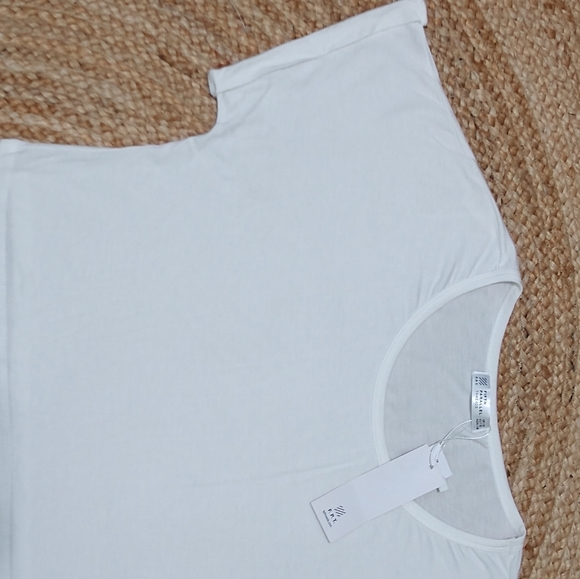 Relaxed white crop top - Picture 2 of 3